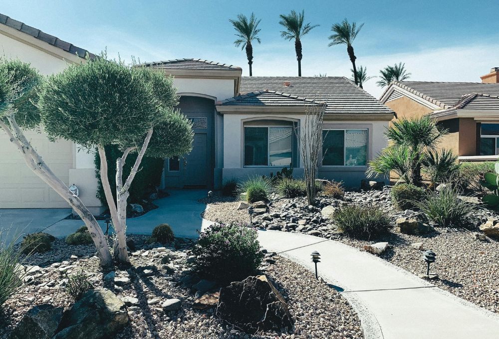 5 Essential Landscape Design Features for a Stunning Modern Las Vegas Outdoor Oasis